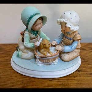 Holly Hobbie Dog Wash from Designers Collection